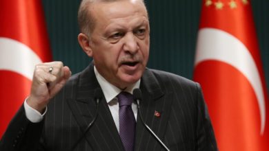 الليرة التركية تختتم أسبوعاً تاريخياً بعد قرارات حكومة أردوغان